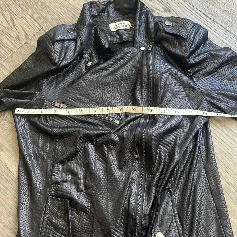 🔥molly Bracken🔥 | Black snakeskin pattern light  jacket - Picture 9 of 12
